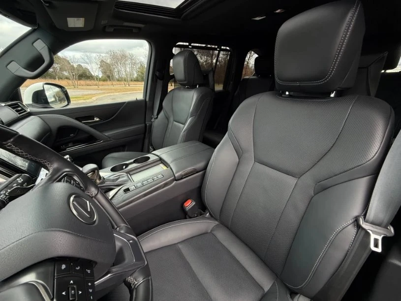 2023 Lexus LX 4th Gen - Image 4 of 6