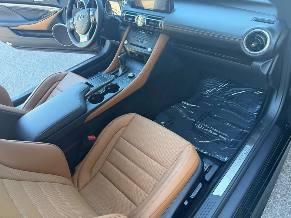 2023 Lexus RC - Image 14 of 16