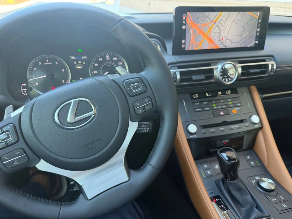 2023 Lexus RC - Image 11 of 15
