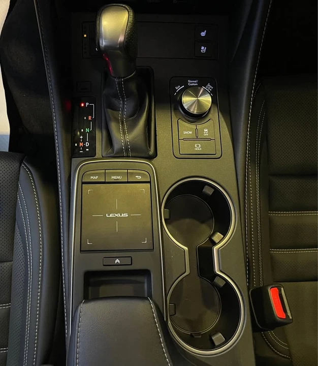 2023 Lexus RC - Image 4 of 15