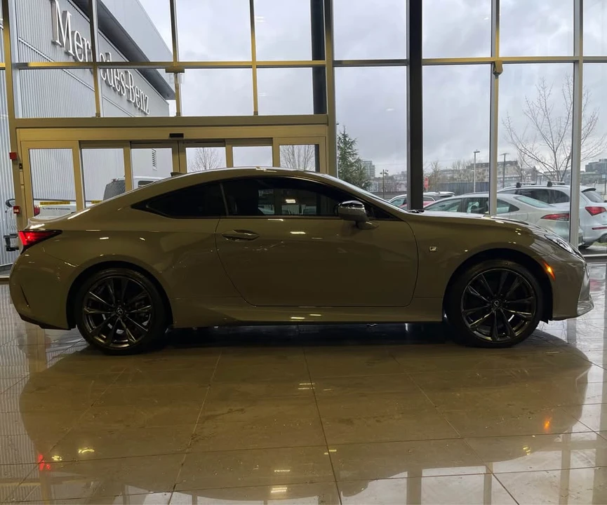 2023 Lexus RC - Image 10 of 15