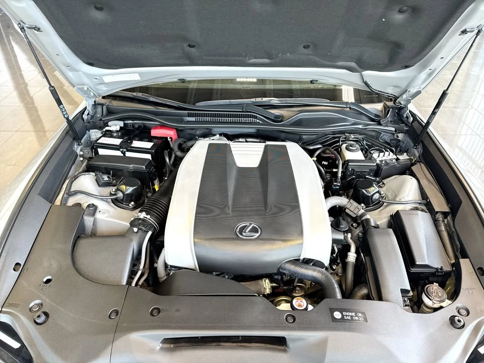 2023 Lexus RC - Image 3 of 19
