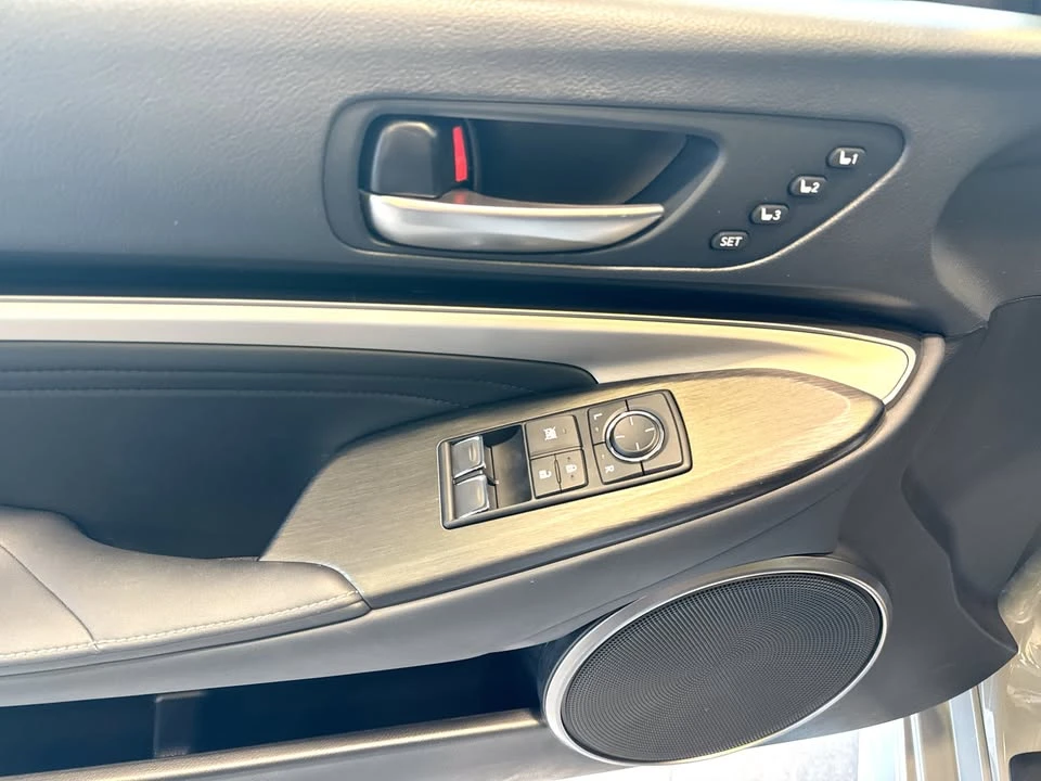 2023 Lexus RC - Image 12 of 19