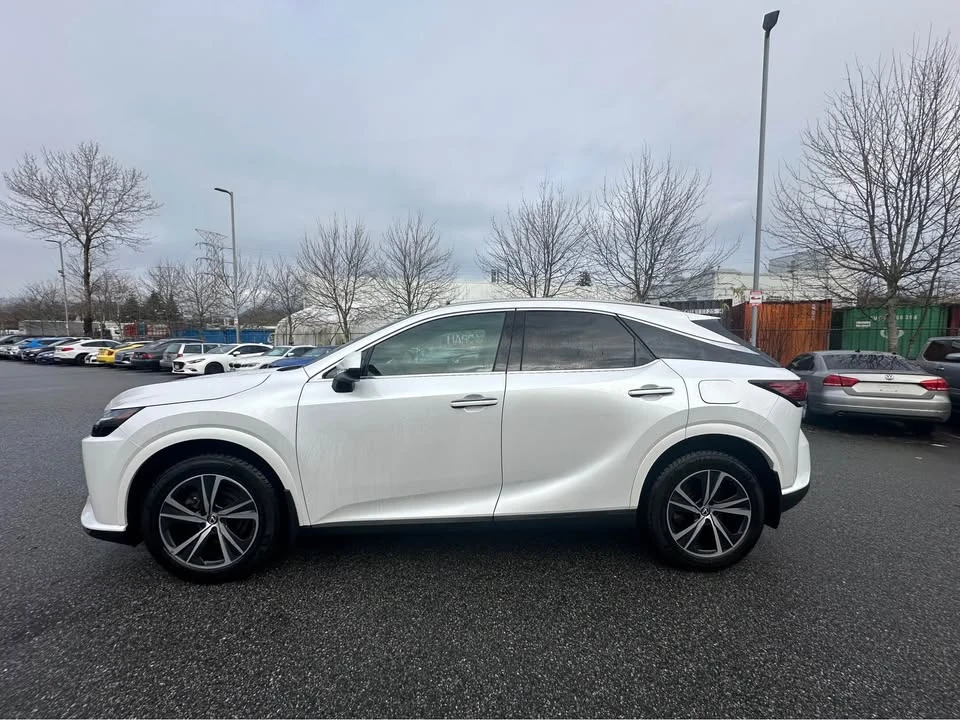 2023 Lexus RX 5th Gen - Image 3 of 12
