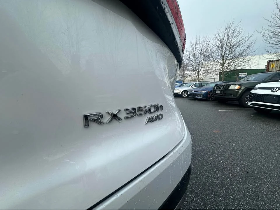 2023 Lexus RX 5th Gen - Image 6 of 12