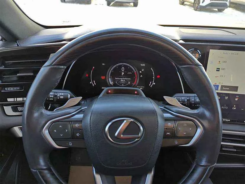 2023 Lexus RX 5th Gen - Image 14 of 19