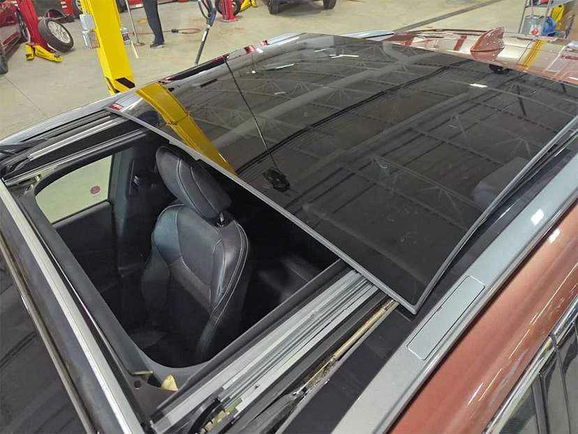 2023 Lexus RX 5th Gen - Image 7 of 19