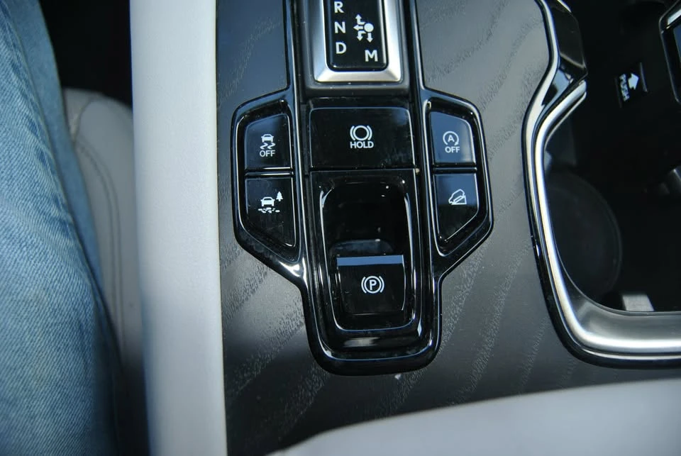 2023 Lexus RX 5th Gen - Image 18 of 19