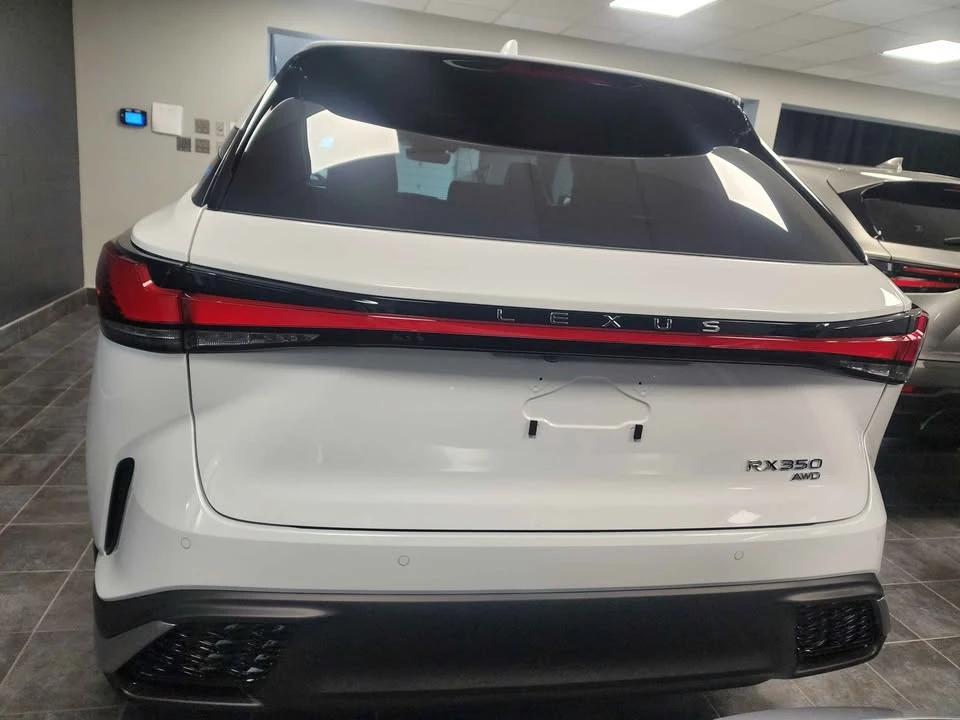 2023 Lexus RX 5th Gen - Image 5 of 12