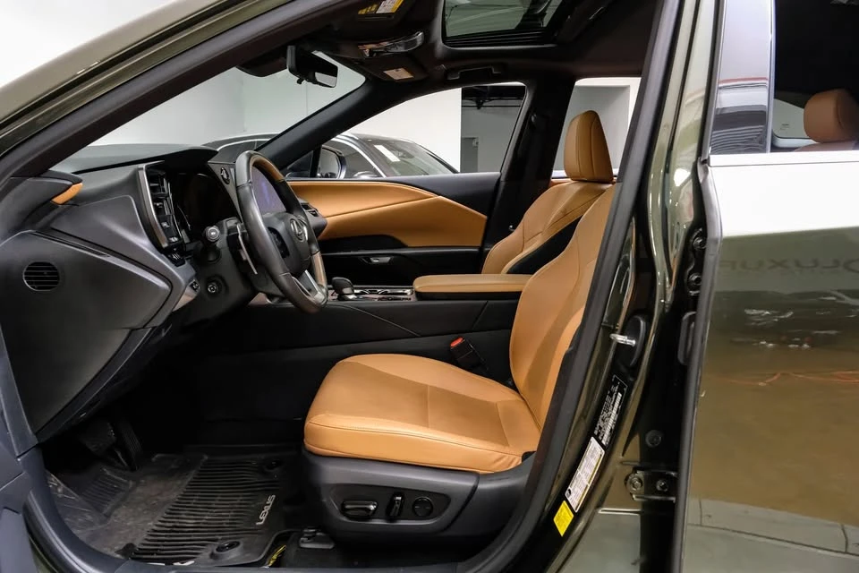 2023 Lexus RX 5th Gen - Image 4 of 20