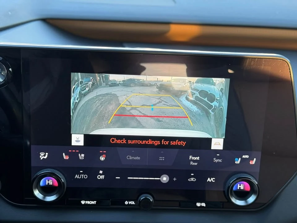 2023 Lexus RX 5th Gen - Image 18 of 20
