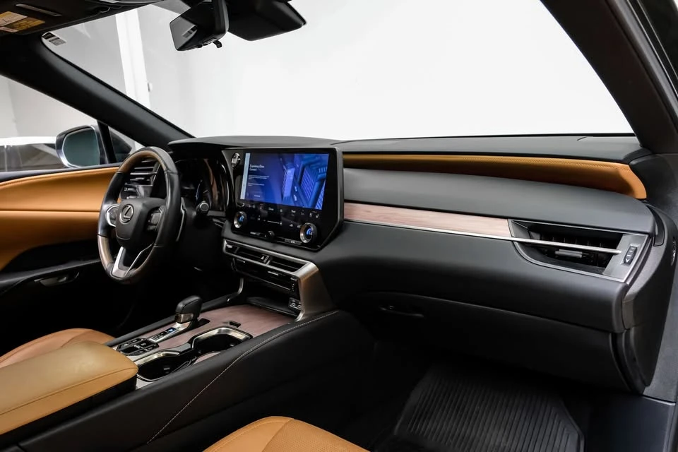 2023 Lexus RX 5th Gen - Image 17 of 20