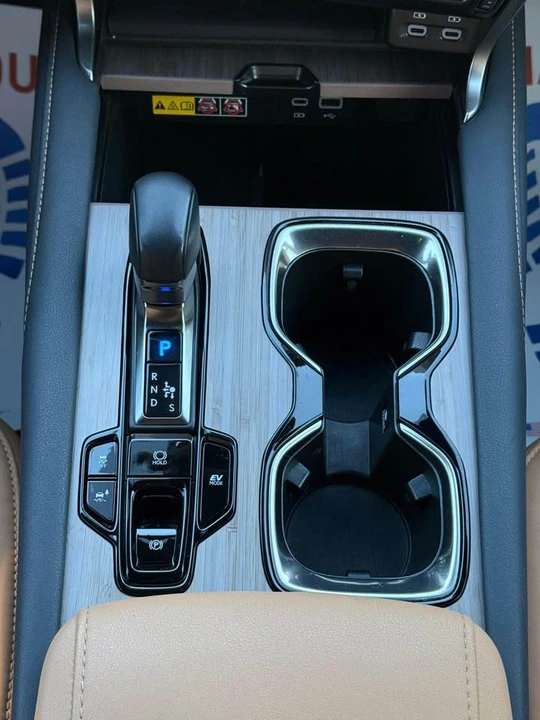 2023 Lexus RX 5th Gen - Image 16 of 20