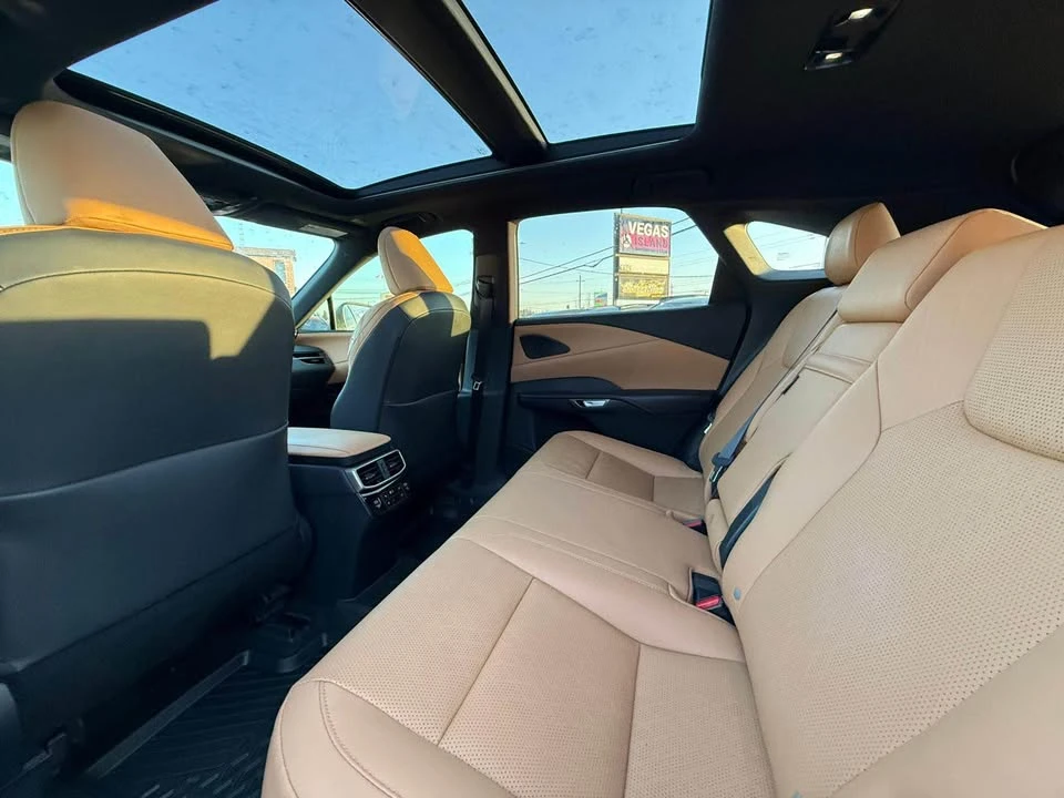 2023 Lexus RX 5th Gen - Image 7 of 20