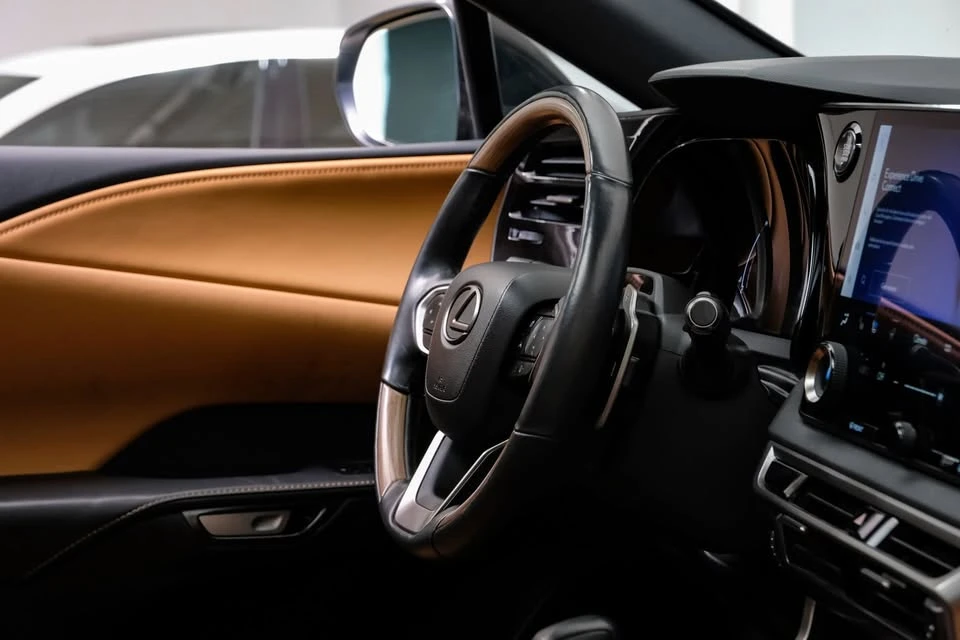 2023 Lexus RX 5th Gen - Image 18 of 20