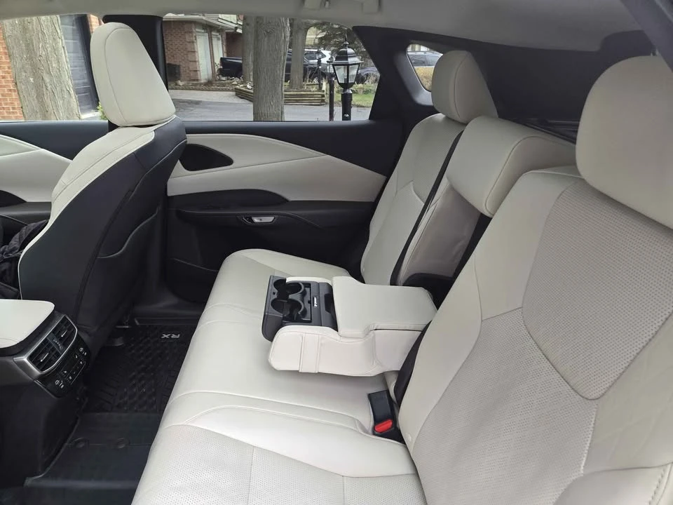 2023 Lexus RX 5th Gen - Image 9 of 17
