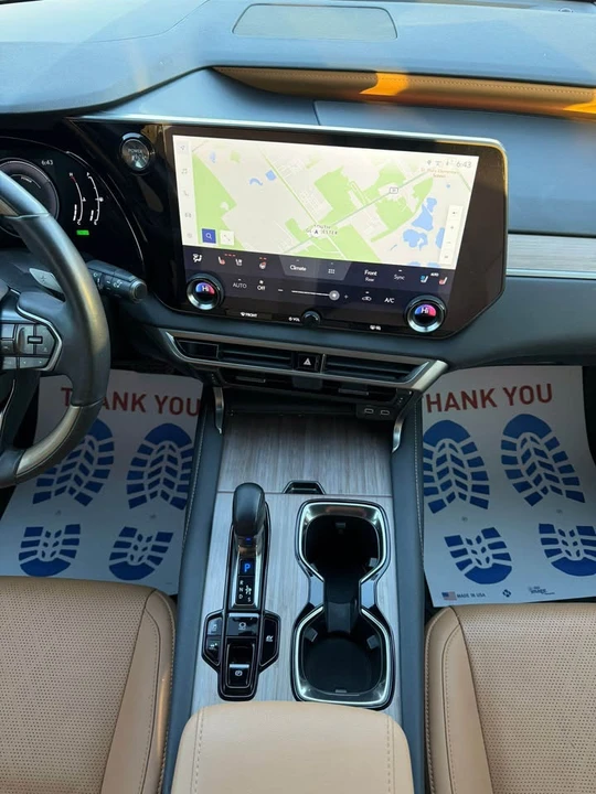 2023 Lexus RX 5th Gen - Image 17 of 20