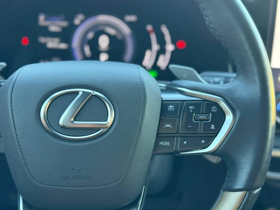 2023 Lexus RX 5th Gen - Image 15 of 20
