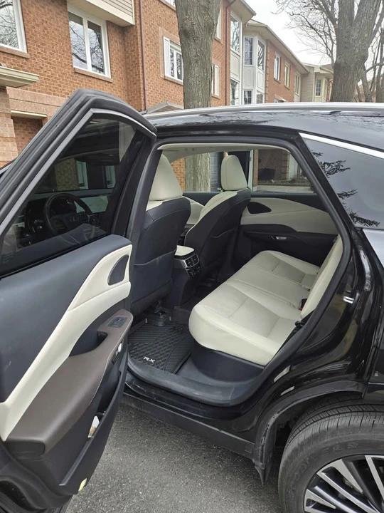 2023 Lexus RX 5th Gen - Image 14 of 17