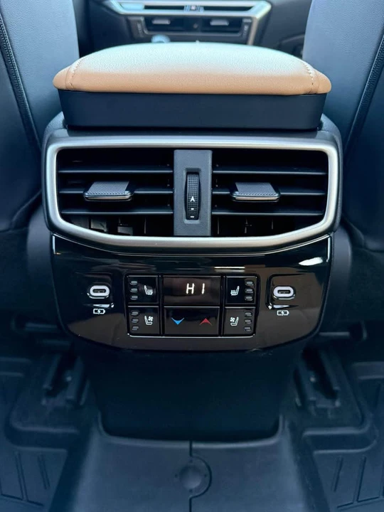 2023 Lexus RX 5th Gen - Image 8 of 20