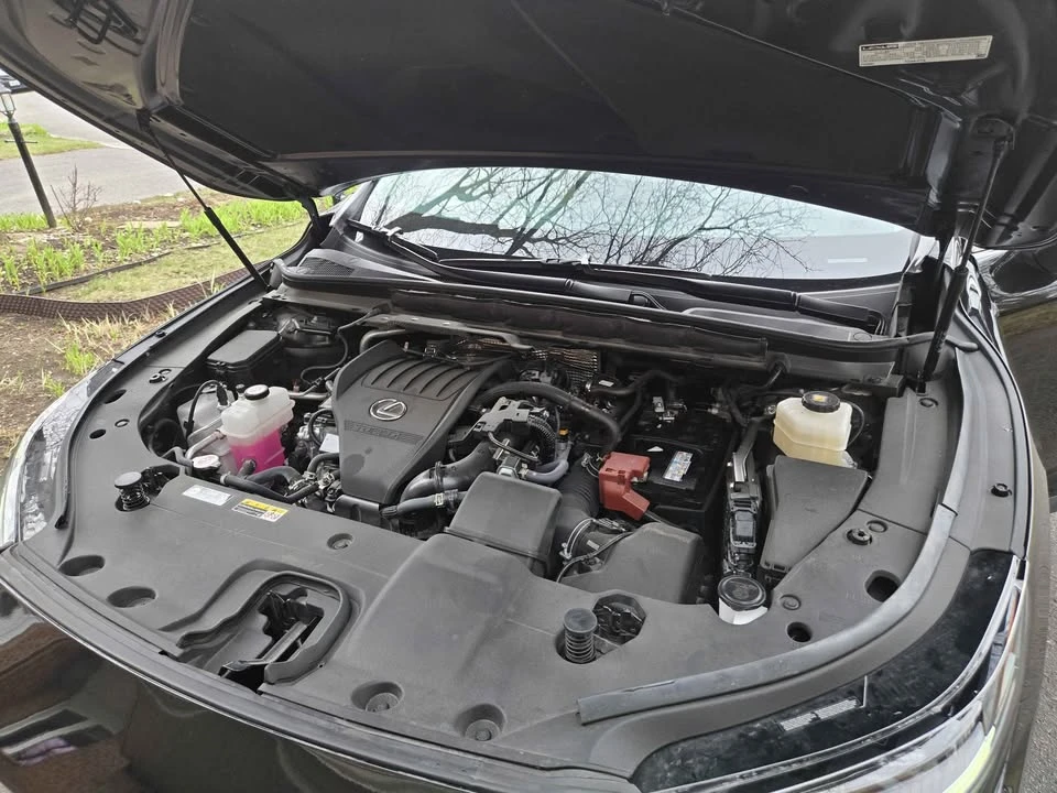 2023 Lexus RX 5th Gen - Image 4 of 17