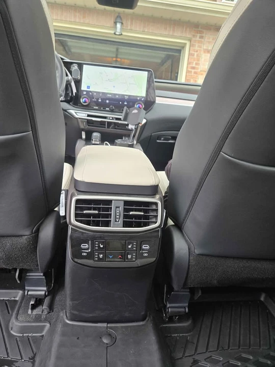 2023 Lexus RX 5th Gen - Image 7 of 17