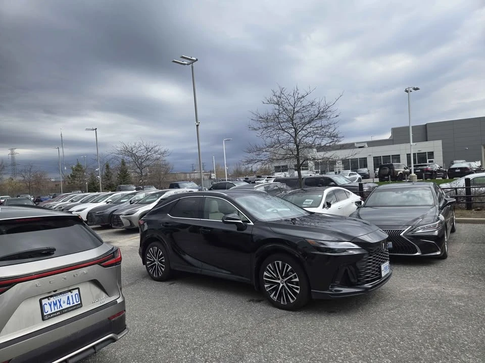 2023 Lexus RX 5th Gen - Image 16 of 17