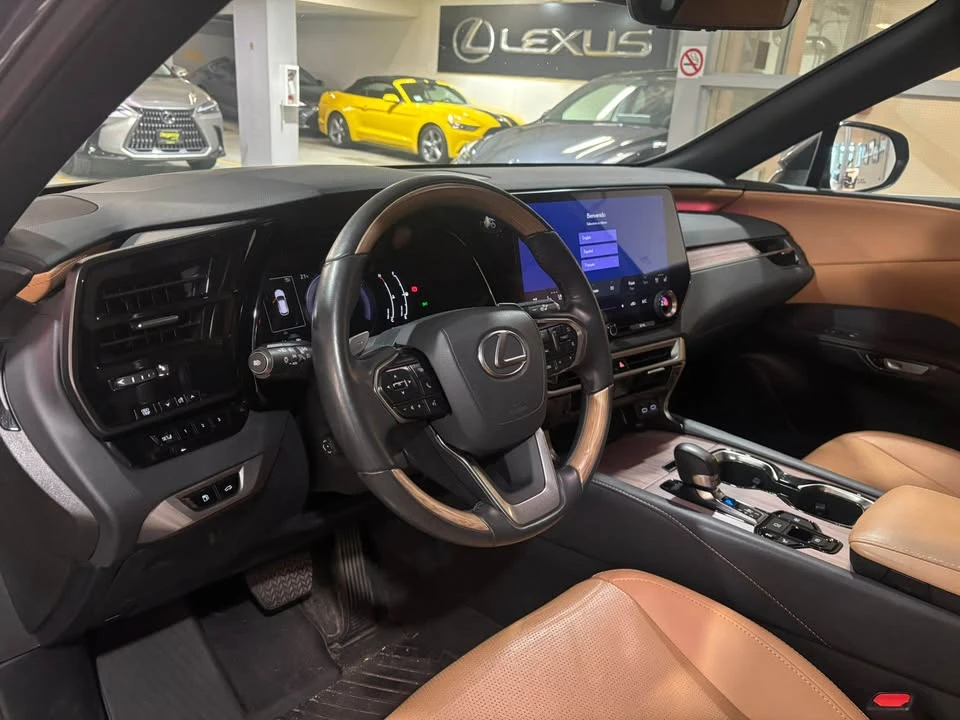 2023 Lexus RX 5th Gen - Image 7 of 9