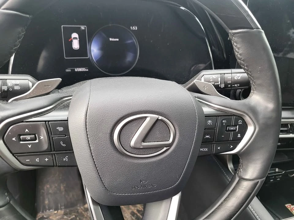 2023 Lexus RX 5th Gen - Image 7 of 11