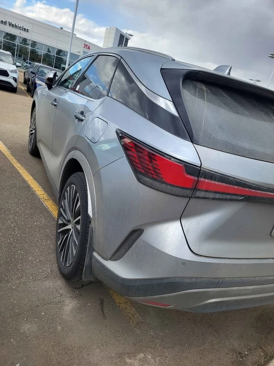 2023 Lexus RX 5th Gen - Image 5 of 11