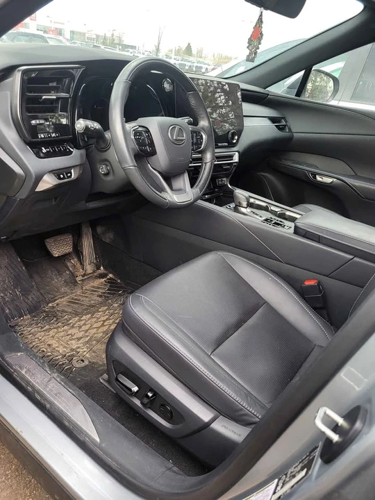 2023 Lexus RX 5th Gen - Image 8 of 11