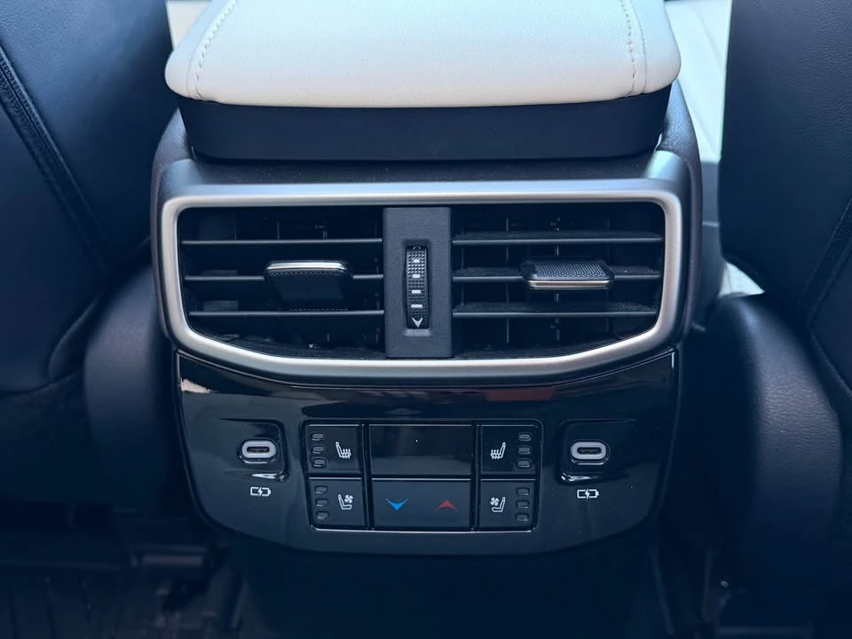 2023 Lexus RX 5th Gen - Image 12 of 16