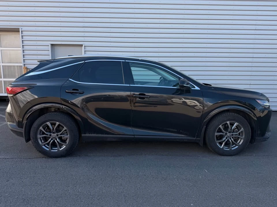 2023 Lexus RX 5th Gen - Image 8 of 16