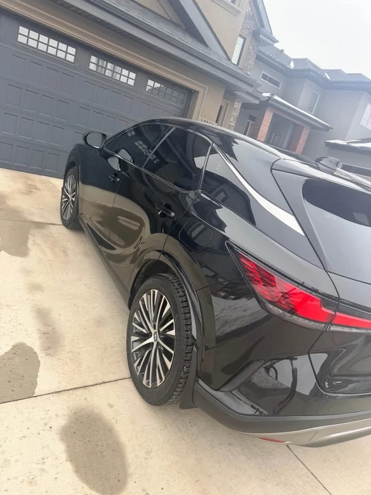 2023 Lexus RX 5th Gen - Image 6 of 13