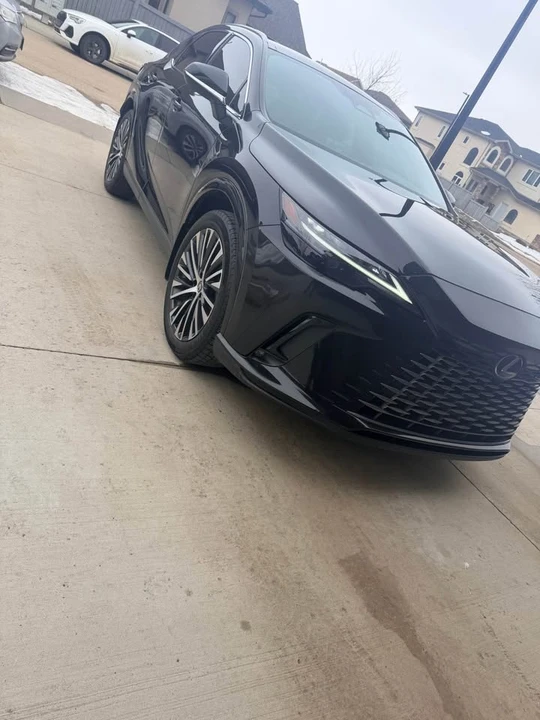 2023 Lexus RX 5th Gen - Image 4 of 13