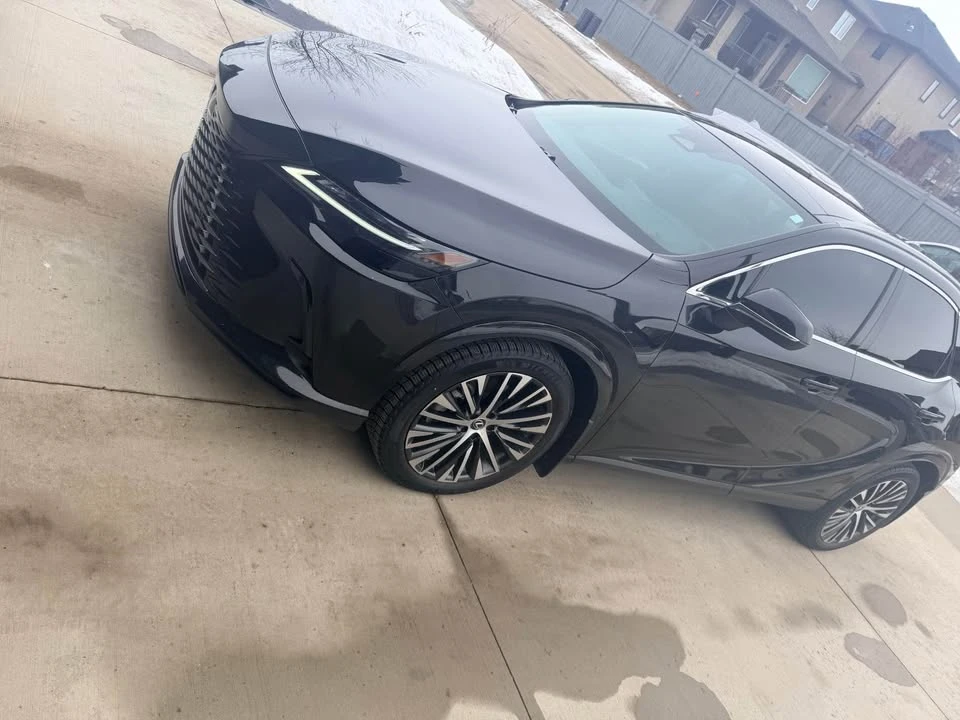 2023 Lexus RX 5th Gen - Image 8 of 13