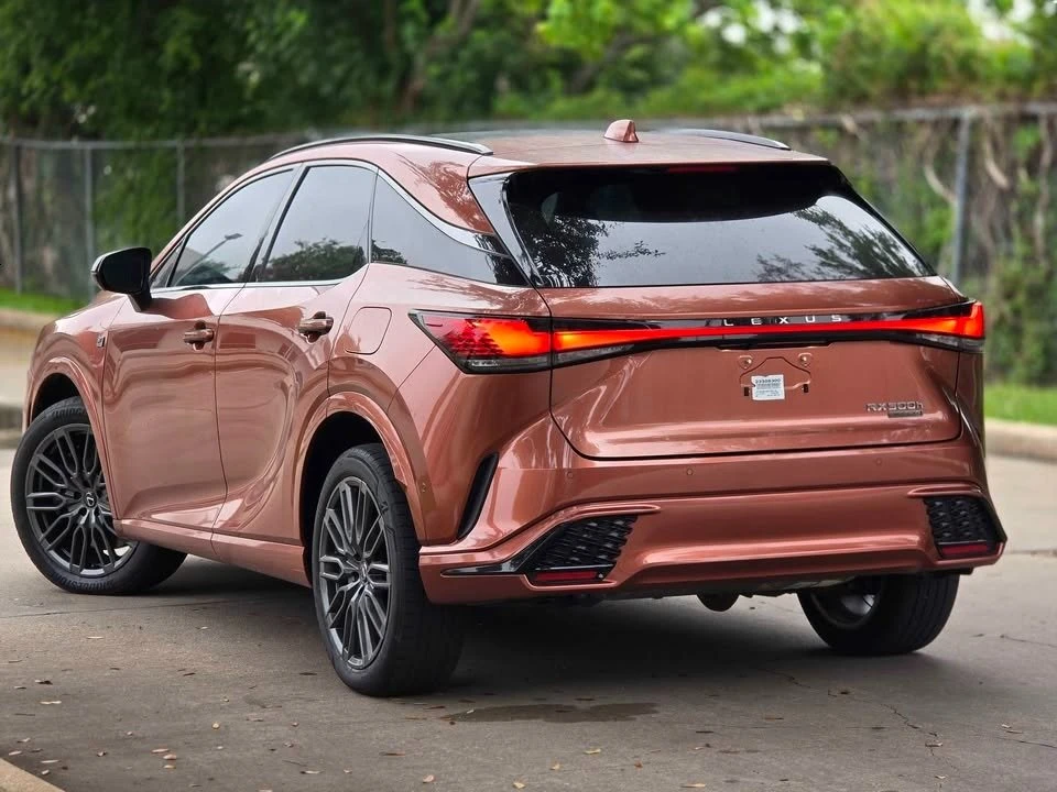 2023 Lexus RX 5th Gen - Image 3 of 9