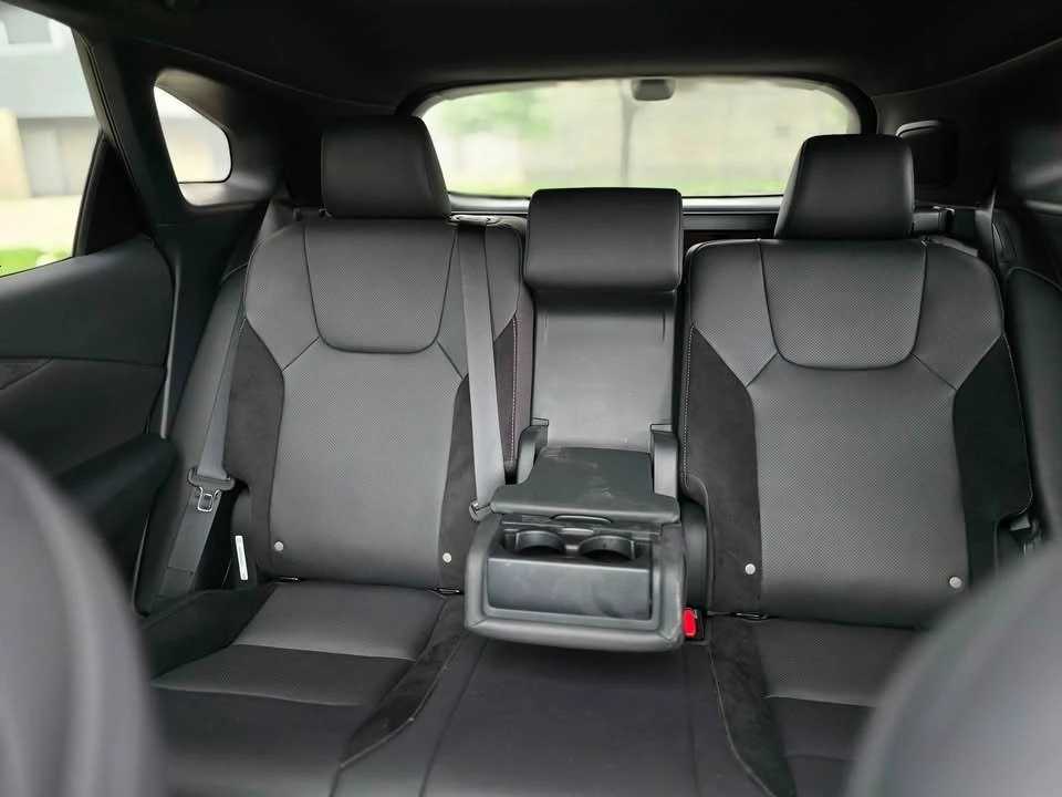 2023 Lexus RX 5th Gen - Image 4 of 9