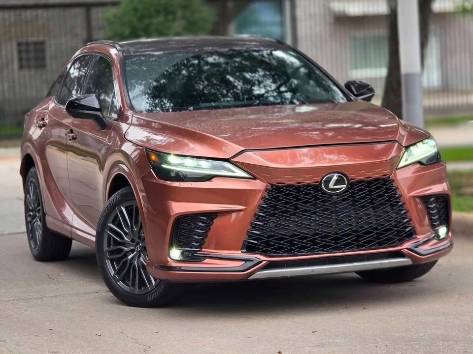 2023 Lexus RX 5th Gen - Image 5 of 9