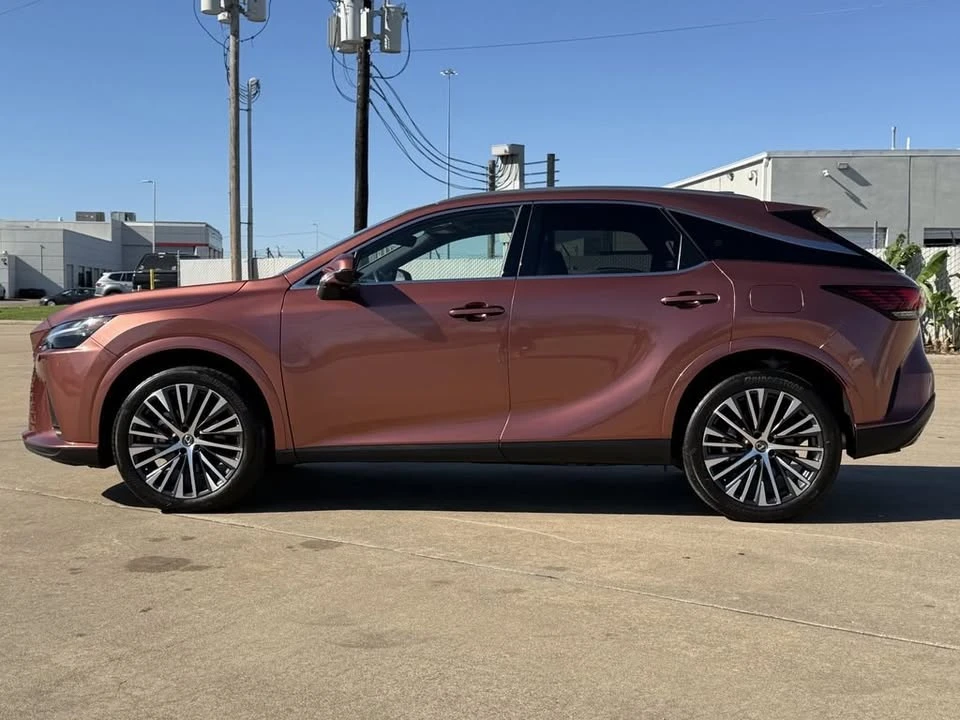 2023 Lexus RX 5th Gen - Image 4 of 6