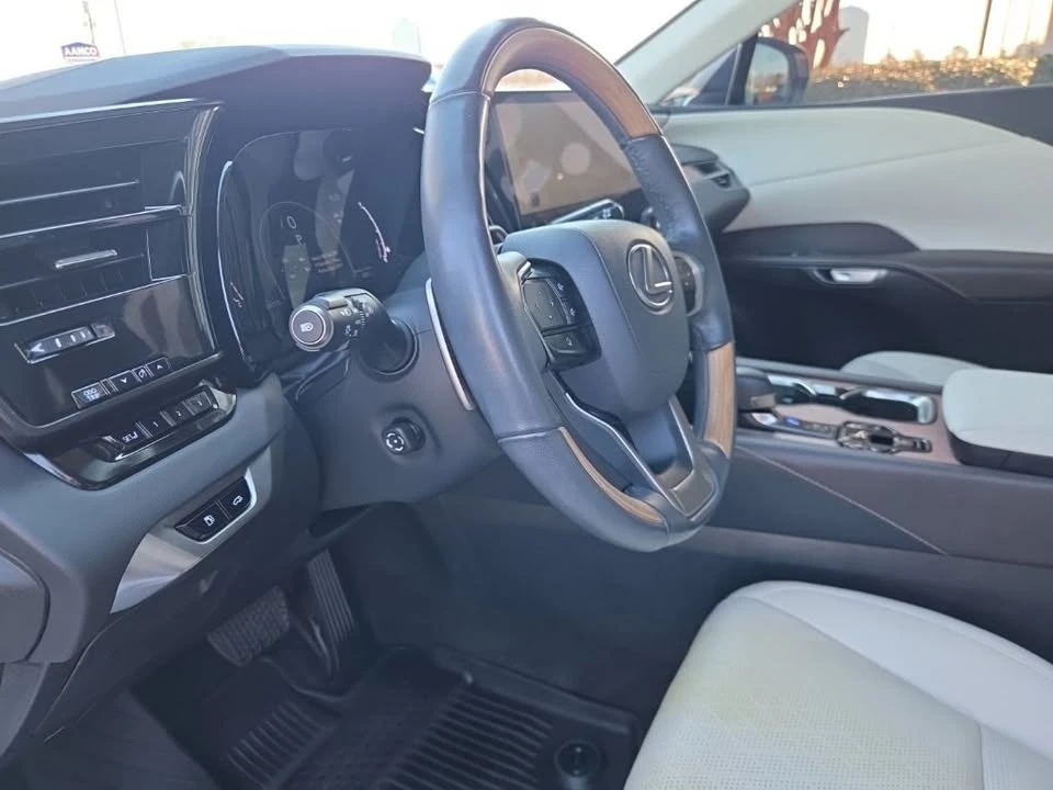 2023 Lexus RX 5th Gen - Image 12 of 20