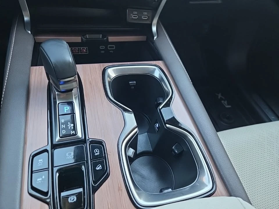 2023 Lexus RX 5th Gen - Image 16 of 20