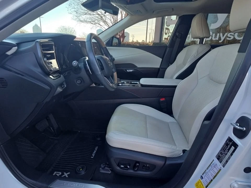 2023 Lexus RX 5th Gen - Image 18 of 20