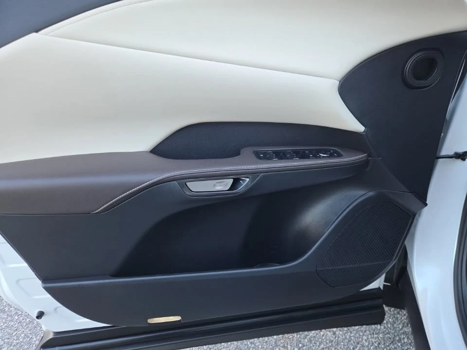 2023 Lexus RX 5th Gen - Image 10 of 20
