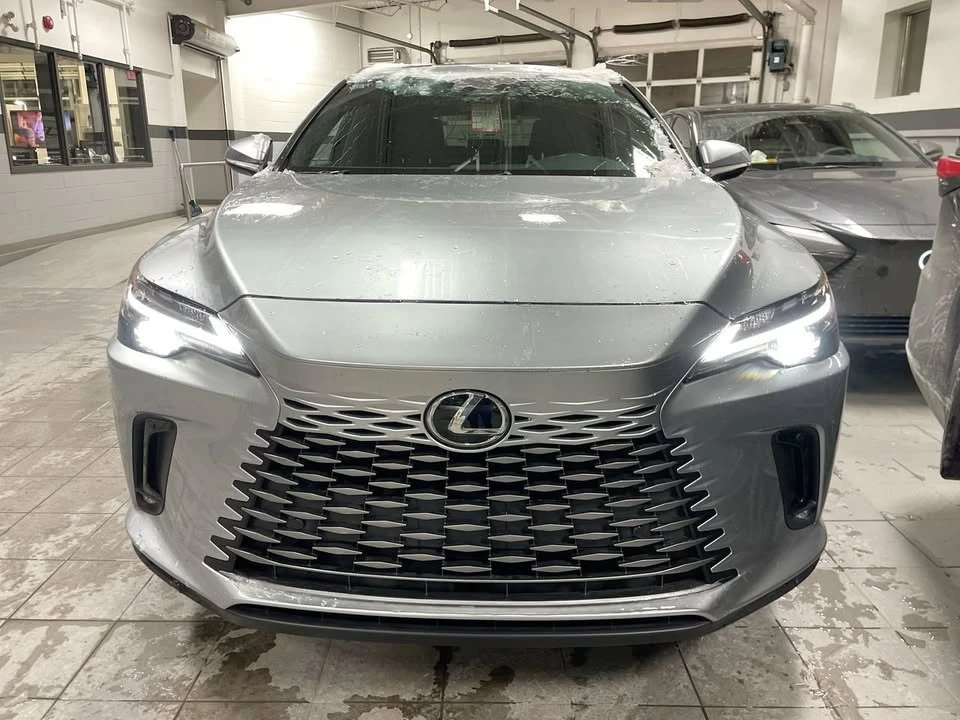 2023 Lexus RX 5th Gen - Image 2 of 15