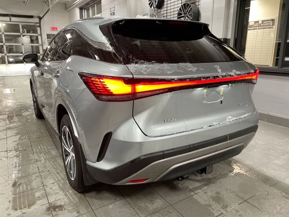 2023 Lexus RX 5th Gen - Image 9 of 15