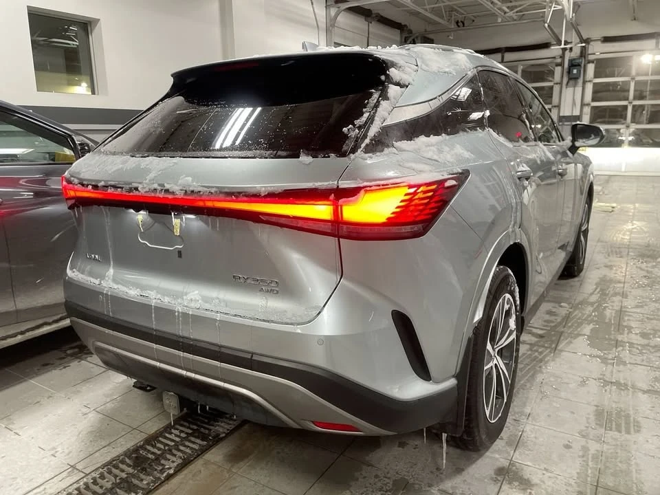 2023 Lexus RX 5th Gen - Image 11 of 15