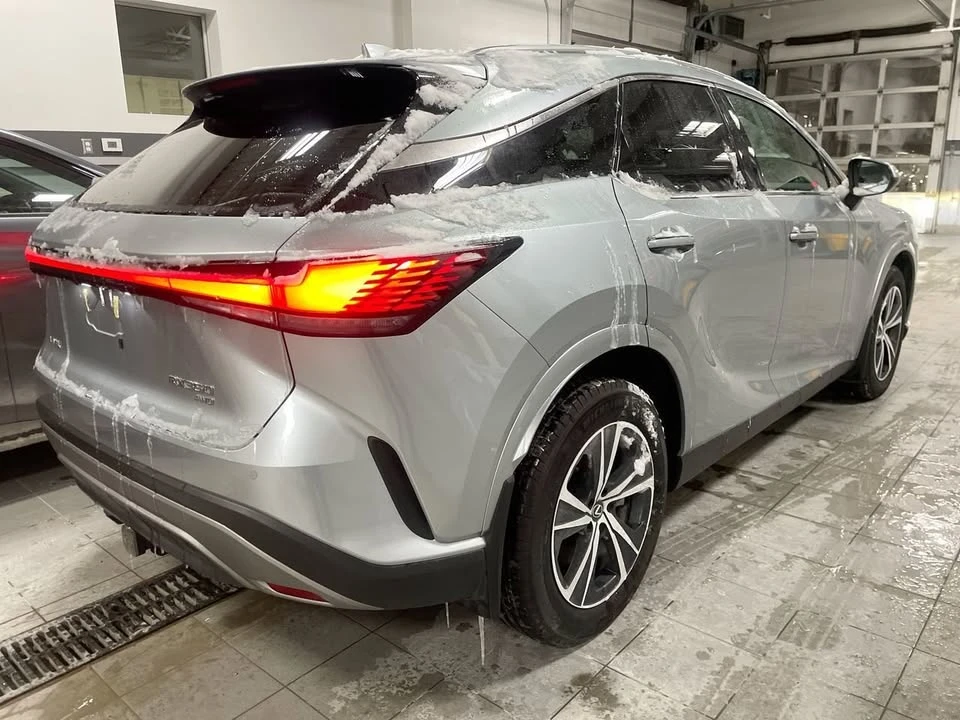 2023 Lexus RX 5th Gen - Image 12 of 15