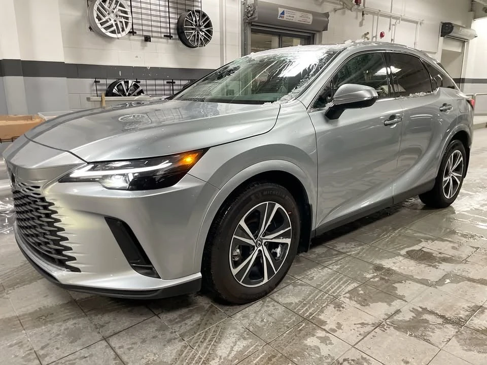 2023 Lexus RX 5th Gen - Image 4 of 15