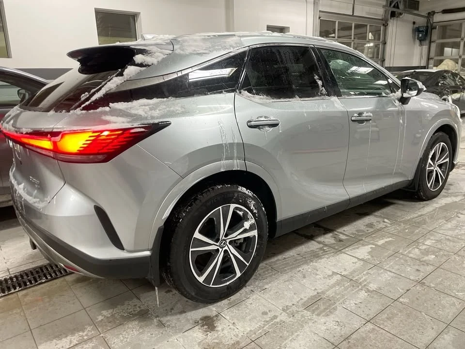 2023 Lexus RX 5th Gen - Image 13 of 15